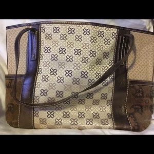 Medium to large size Relic tote